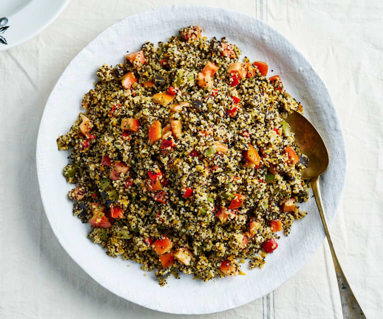  Salada de Quinoa com Legumes e Ervas